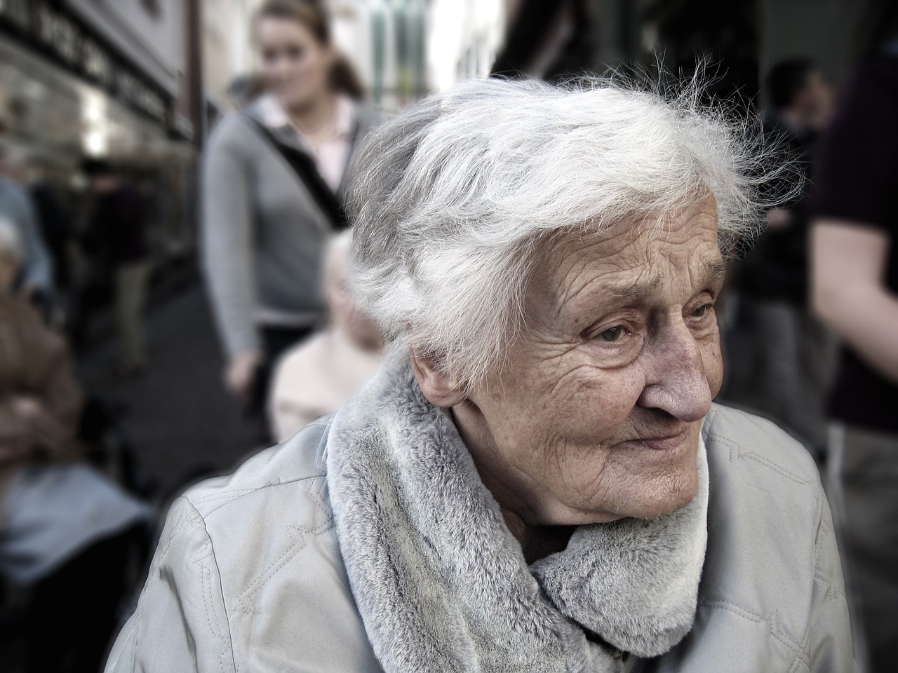 高齢独身女性は８１７万人　遺族年金頼みの貧困生活